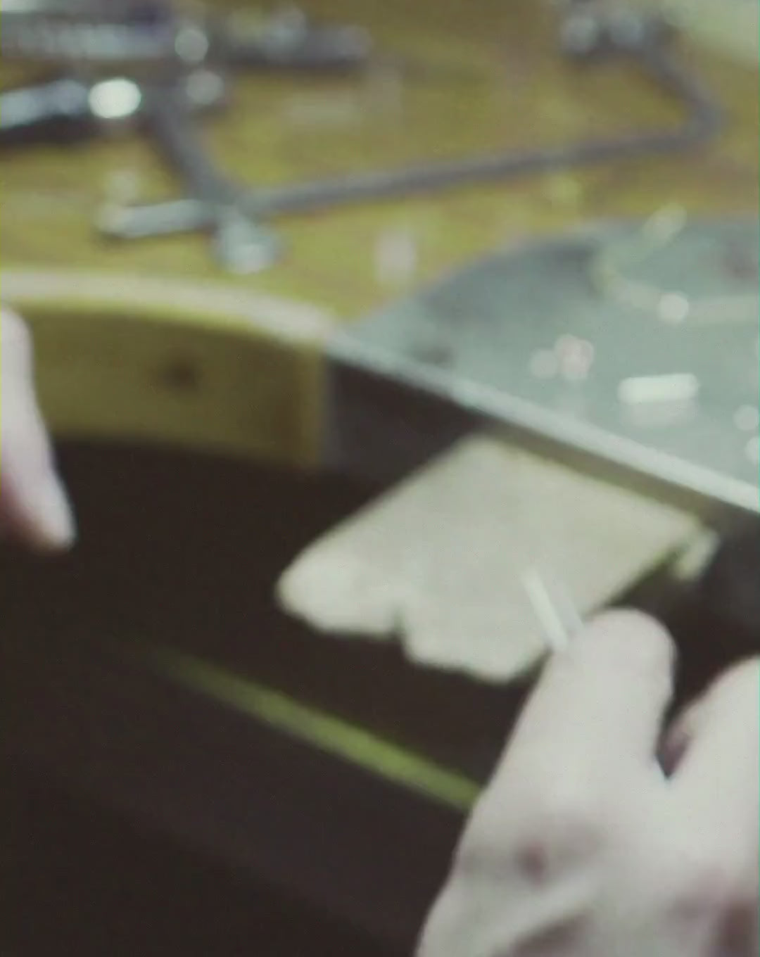 Pulsera de oro blanco con cadena y un diamante azul 0,06 ct Minimal