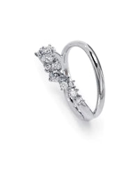 Anillo de oro blanco y diamantes blancos de distintas tallas Celístia