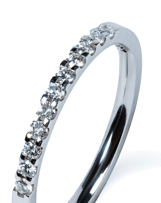 anillo-compromiso-único-oro-blanco-diamantes-blancos