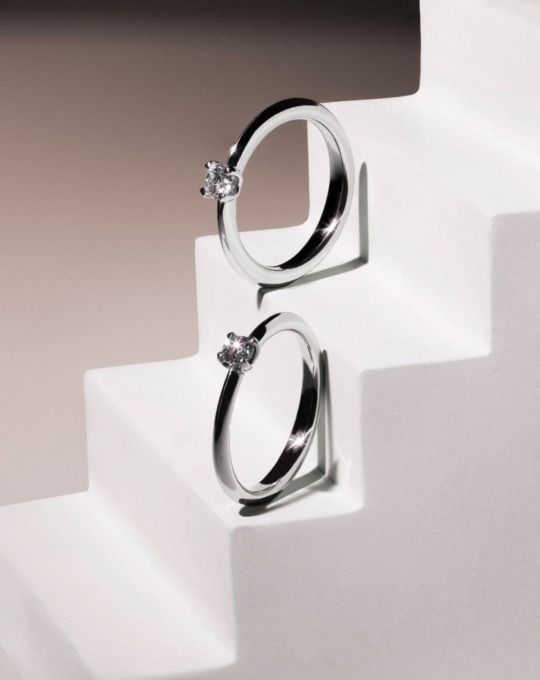 anillo-compromiso-diseño-exclusivo-oro-blanco-diamante