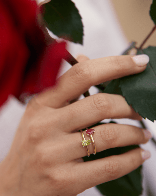 San Jordi-anillos-rubí-peridoto-diamantes-oro-regalo