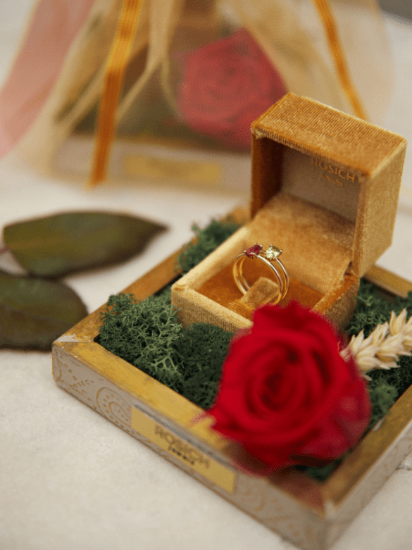 anillos-San Jordi-rubí-peridoto-oro-diamantes-regalo
