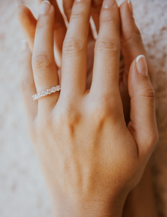 anillo-compromiso-exclusivo-oro-blanco-diamantes