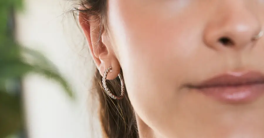 Pendientes criollas de diamantes blancos y oro Wave Diamond